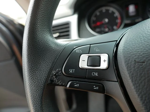 Used 2018 Gray Volkswagen Launch Edition image 27