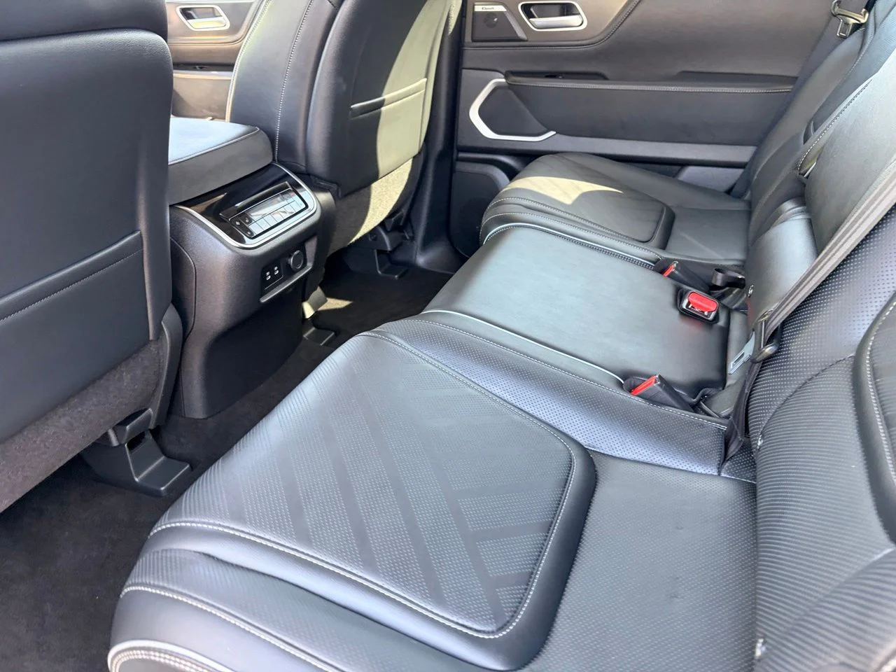 Certified Used 2026 Radiant White INFINITI Luxe image 15