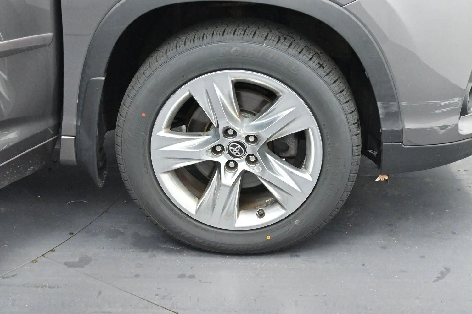 Used 2019 Predawn Gray Mica Toyota Limited image 40