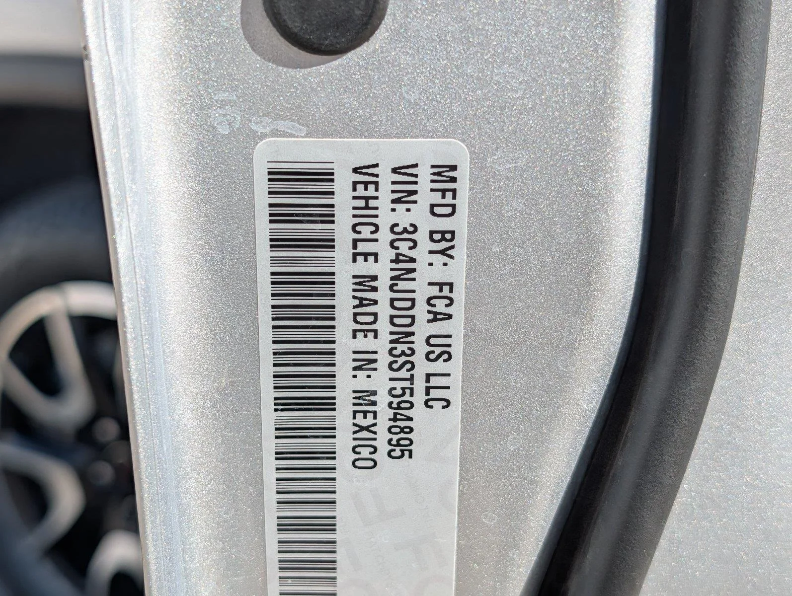 Used 2025 Silver Zynith Metallic Clearcoat Jeep Trailhawk image 33