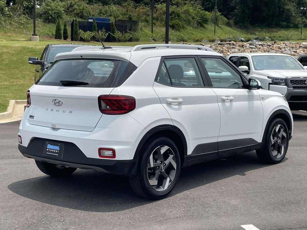 Used 2025 White Hyundai SEL image 3