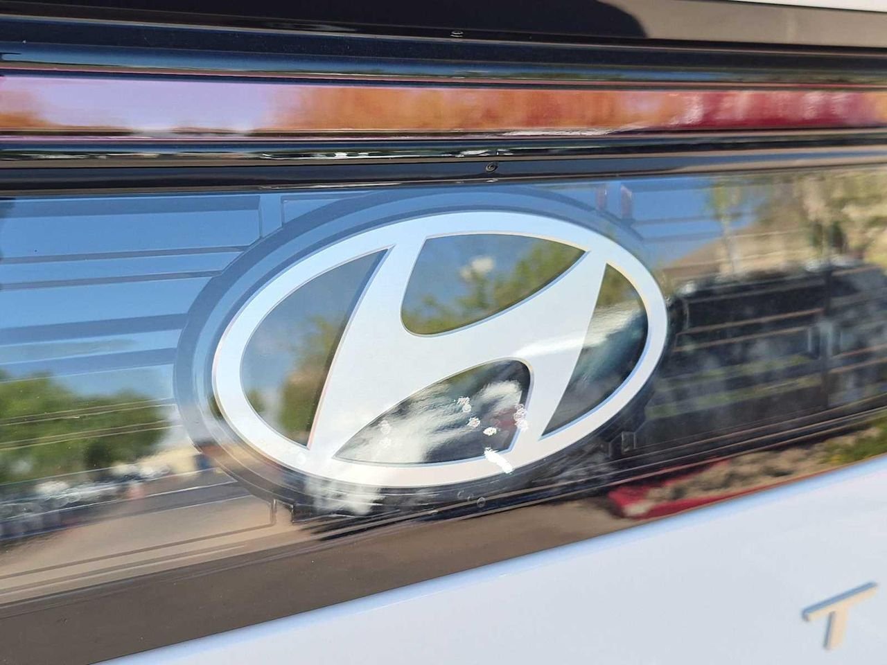 New 2026 Serenity White Hyundai SEL Sport image 11