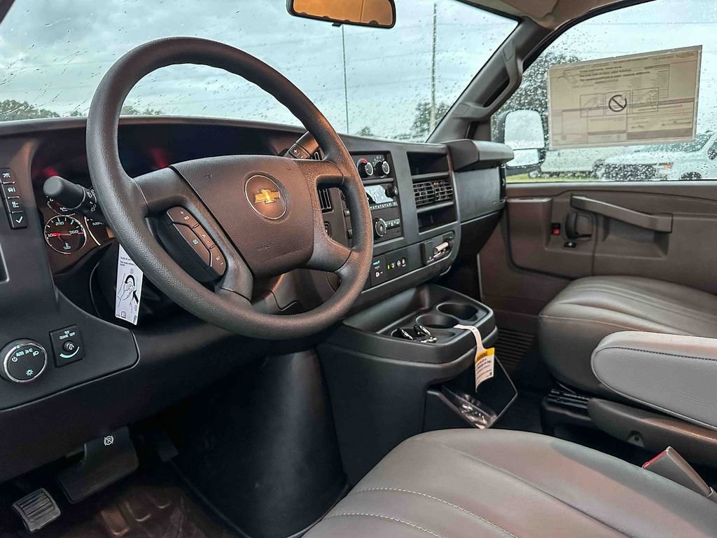 2025 Chevrolet Express Cargo Work Van - Photo 11