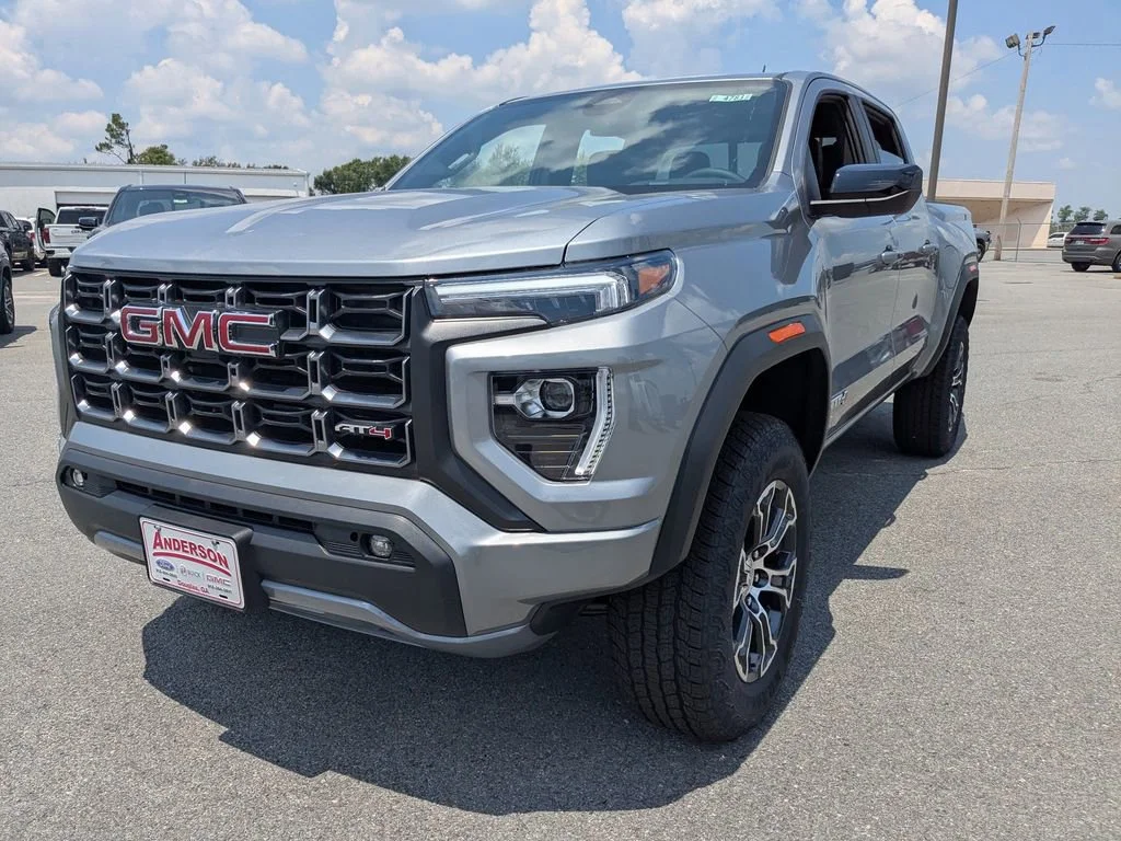 2025 GMC Canyon AT4 - Photo 8