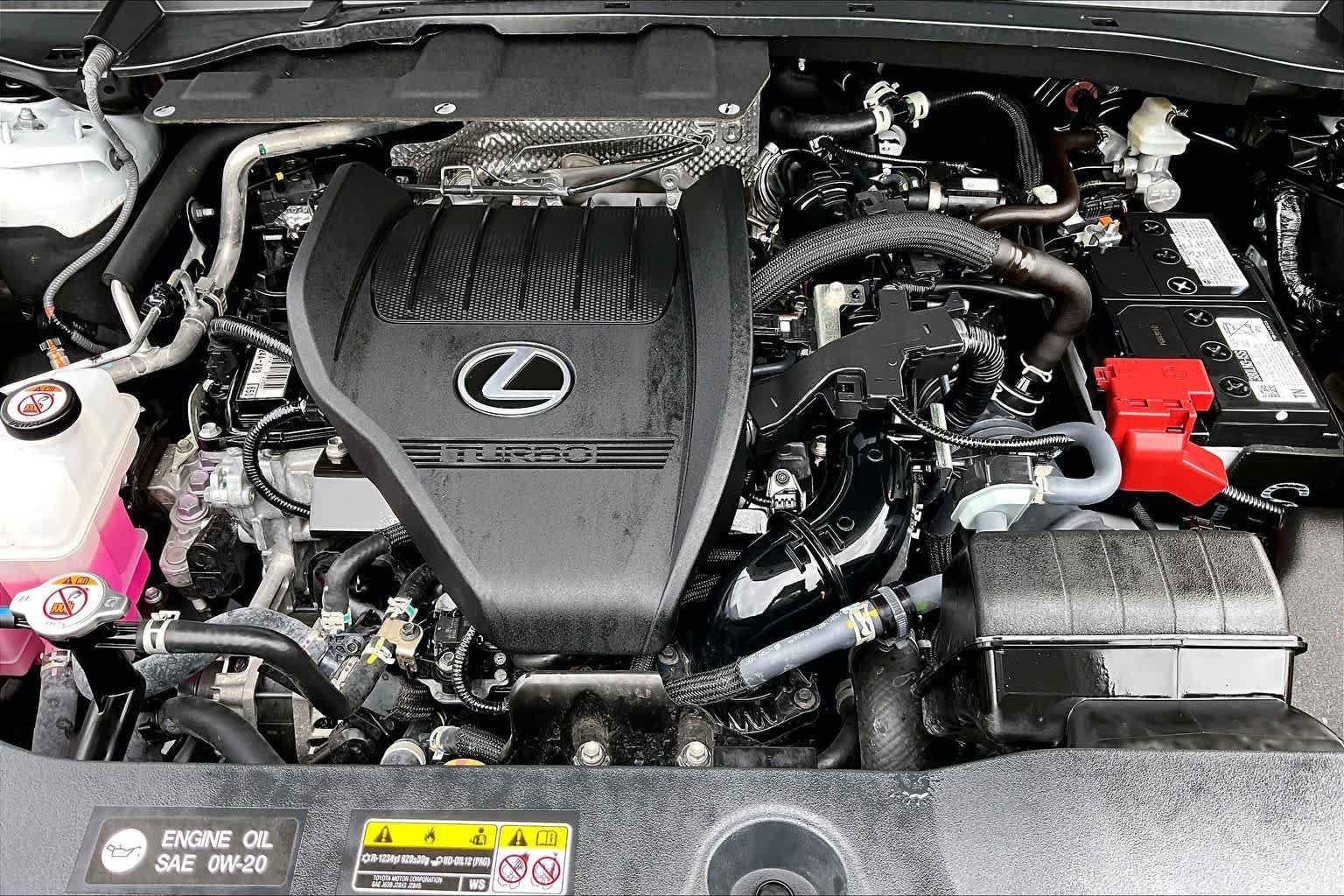 Used 2025 Wind Chill Pearl Lexus Premium image 32