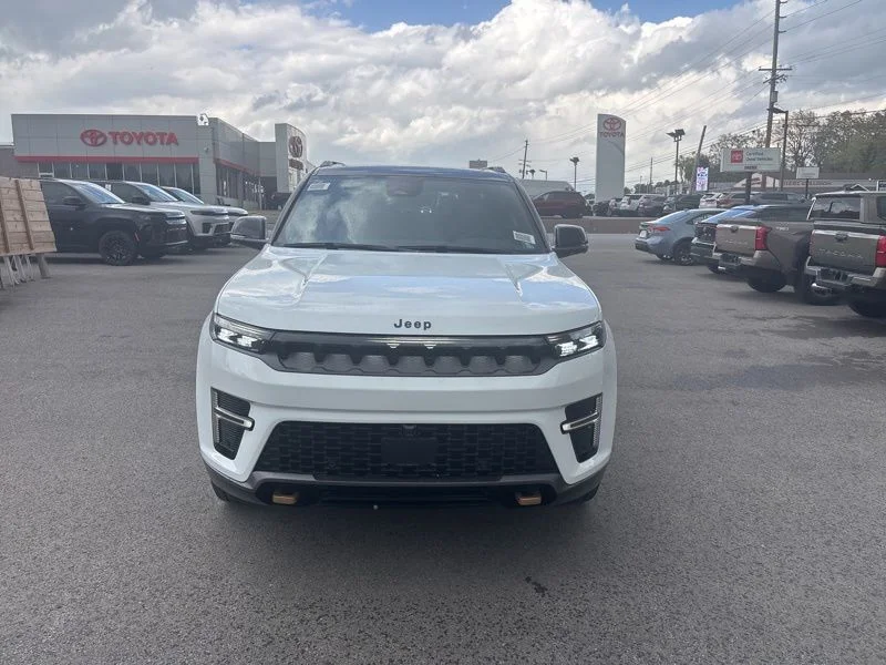 New 2026 Bright White Clear-Coat Exterior Paint Jeep 85th Anniversary Edition image 8