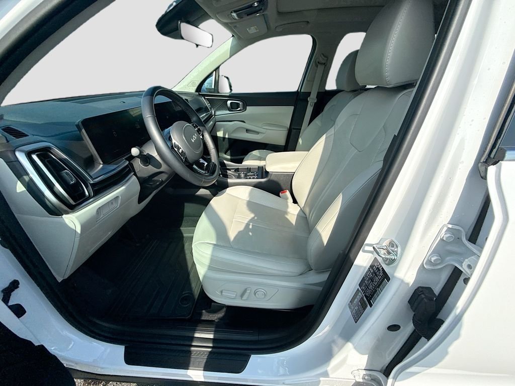 Used 2025 Glacial White Pearl Kia S image 11