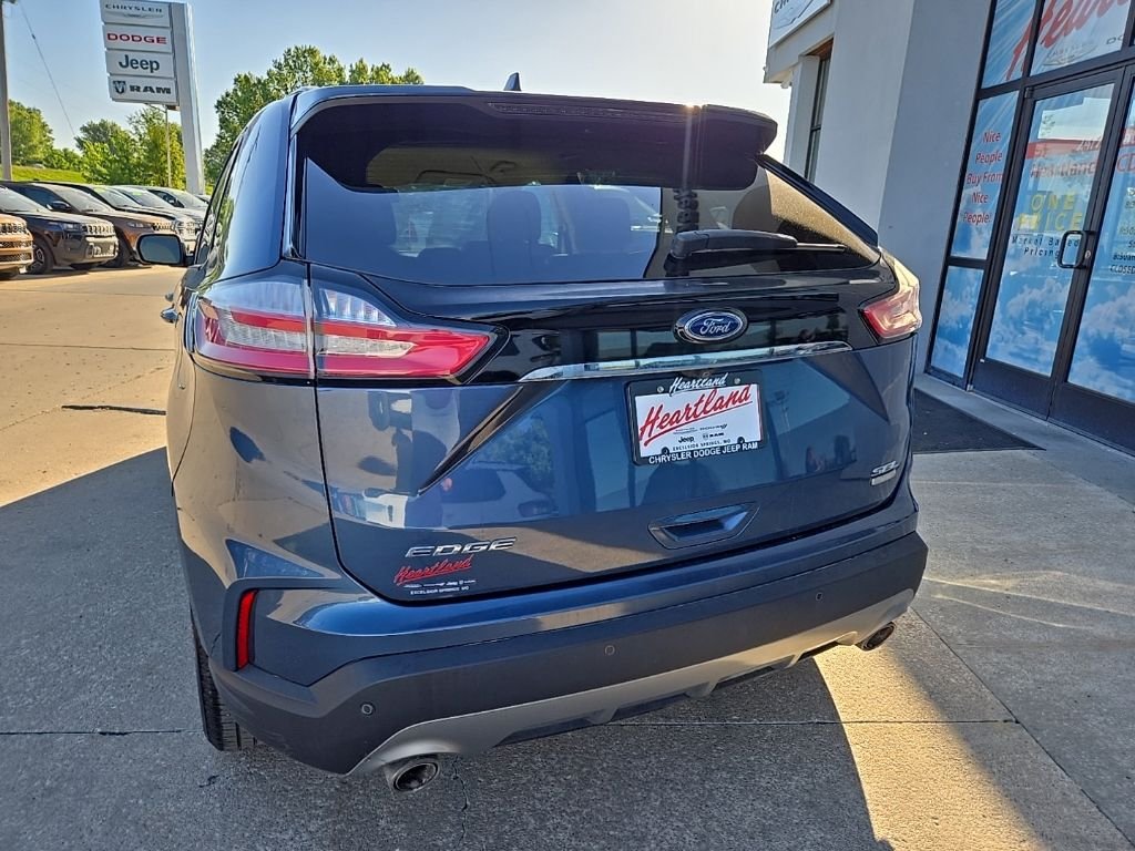Used 2019 Blue Ford SEL image 8