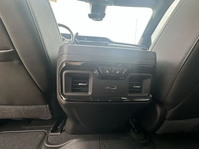 Used 2024 White GMC AT4 image 24