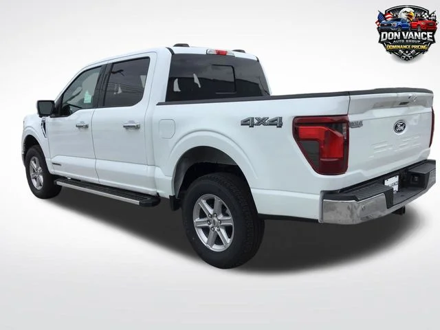 New 2025 Oxford White Ford XLT image 3