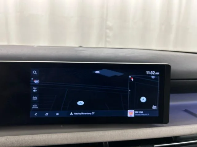 Used 2025 Black Hyundai SEL Convenience image 13