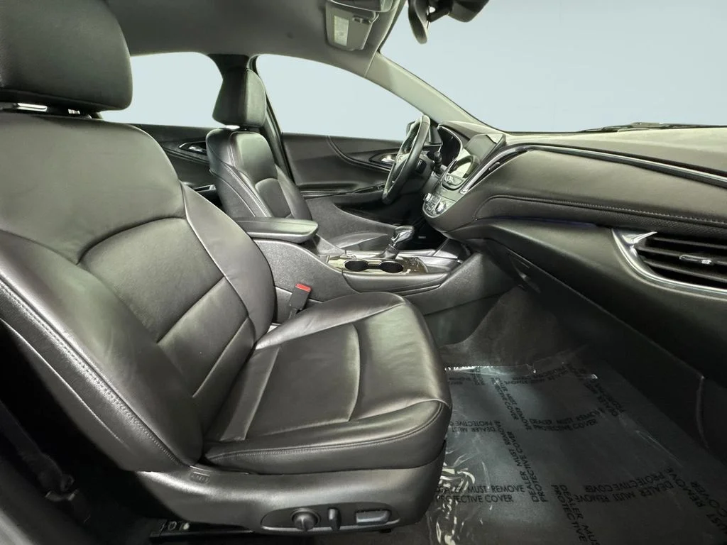 Used 2024 White Chevrolet LT image 8