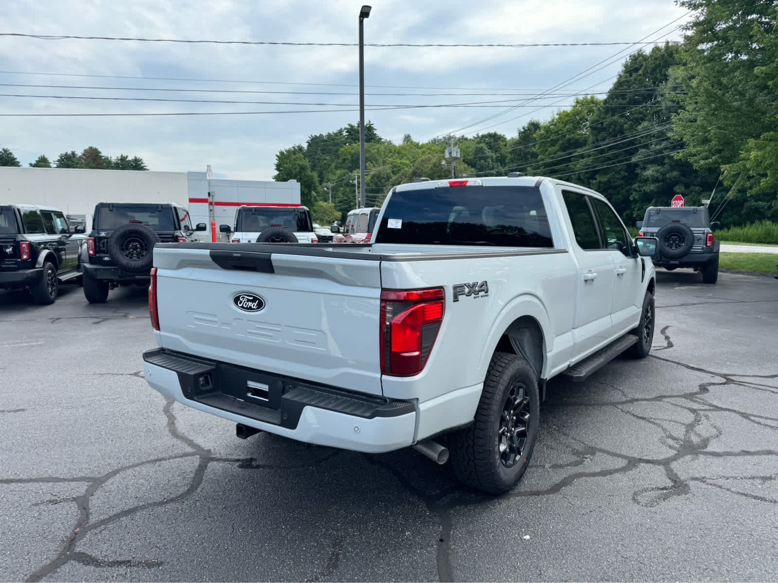 New 2026 Avalanche Ford XLT image 6