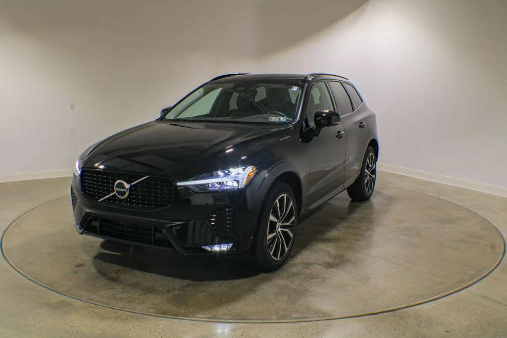 2024 Volvo XC60 B5 Plus Dark Theme AWD's photo
