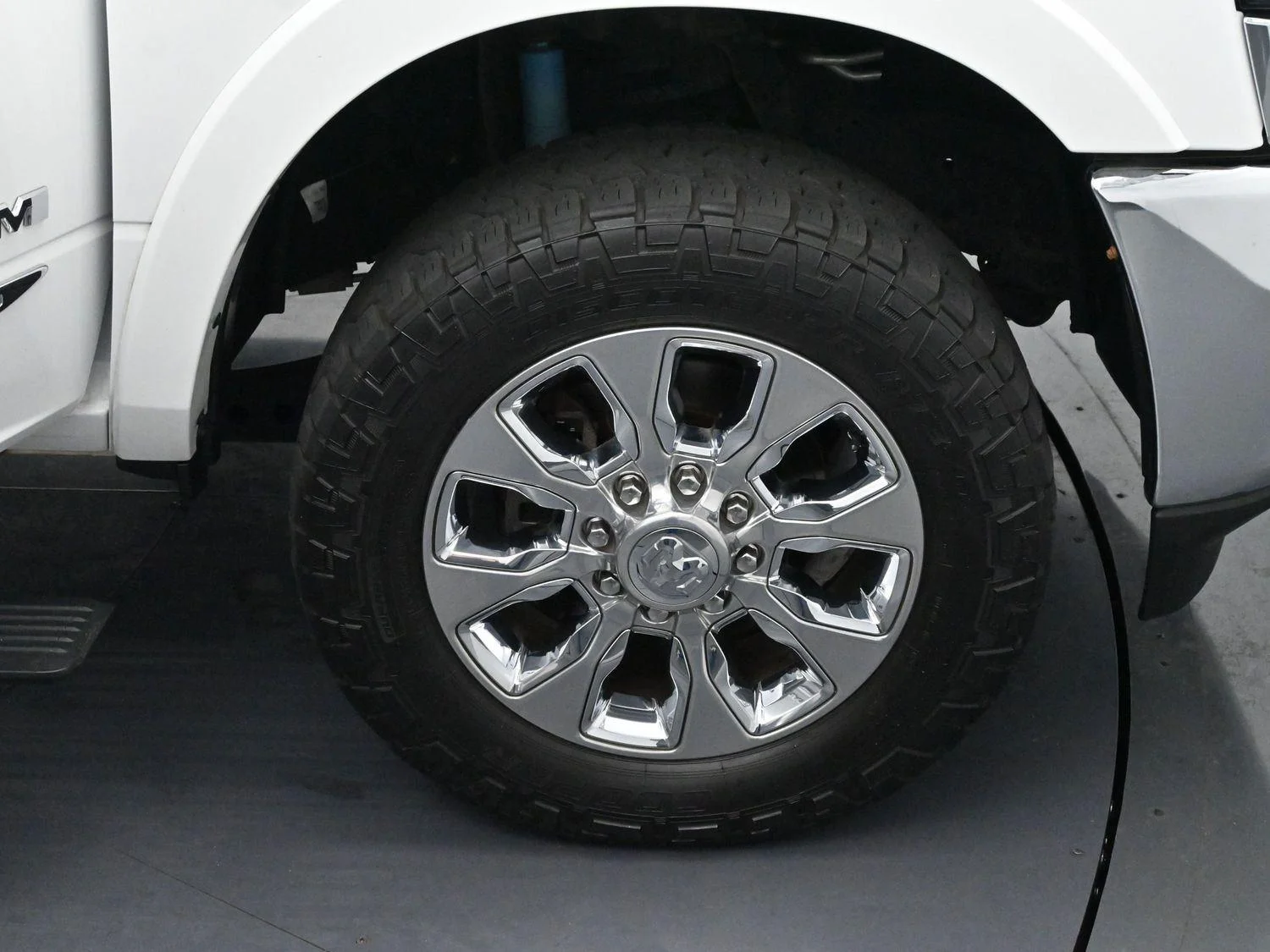Used 2020 Bright White Clearcoat Ram Limited image 32
