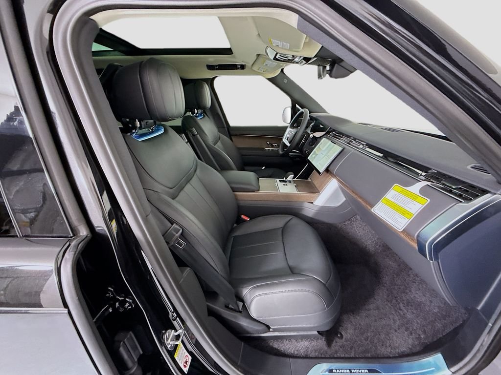 New 2026 Santorini Black Land Rover SE image 20