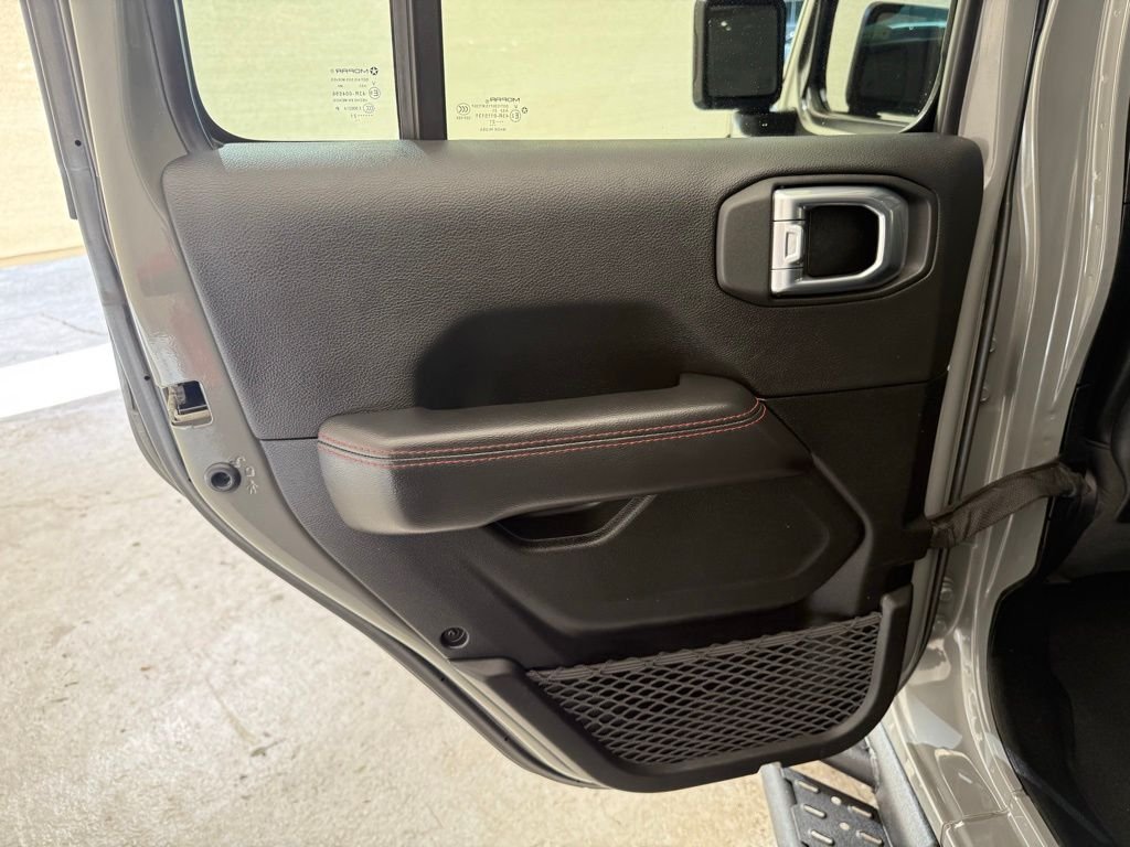 Used 2021 Gray Clearcoat Jeep Unlimited Rubicon image 24