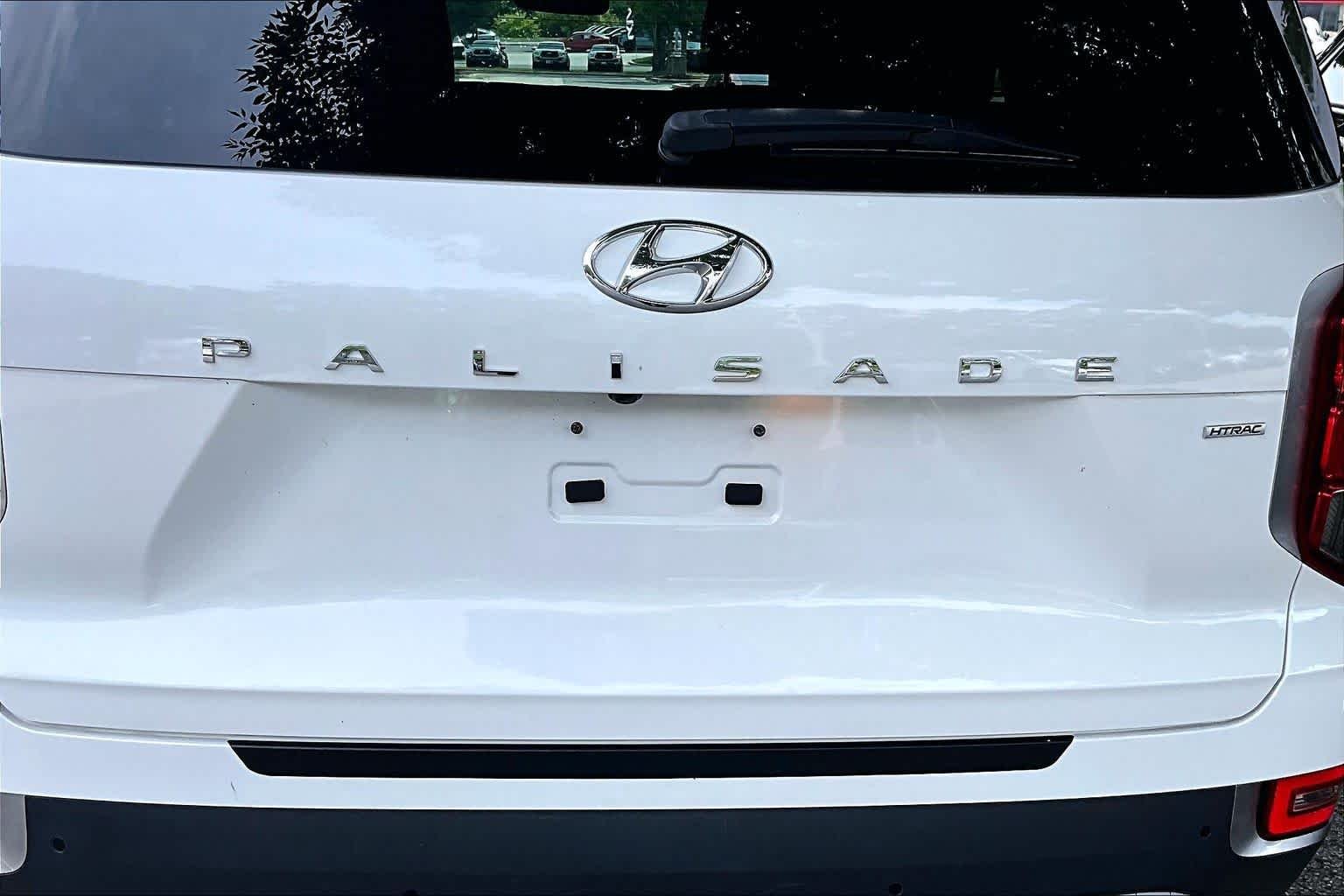 Used 2022 Hyper White Hyundai SEL image 31