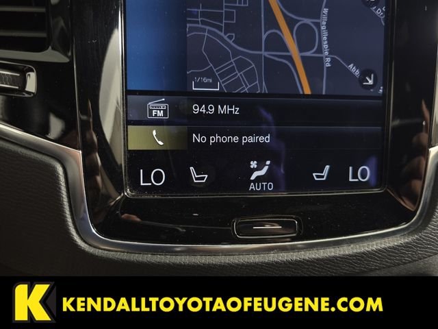 Used 2018 White Volvo T6 R-Design image 15