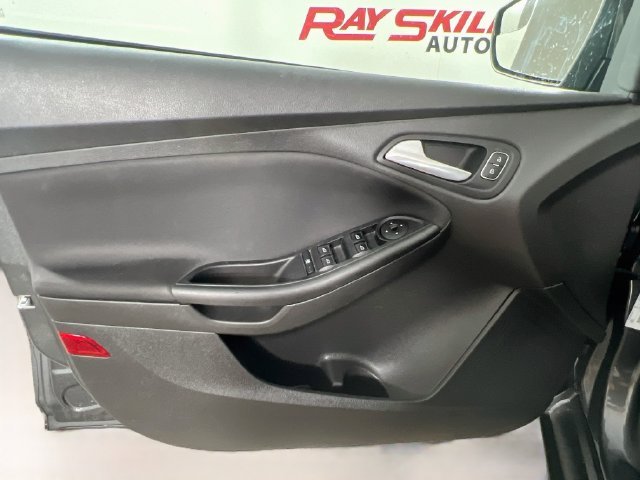 2018 Ford Focus SE - Photo 28