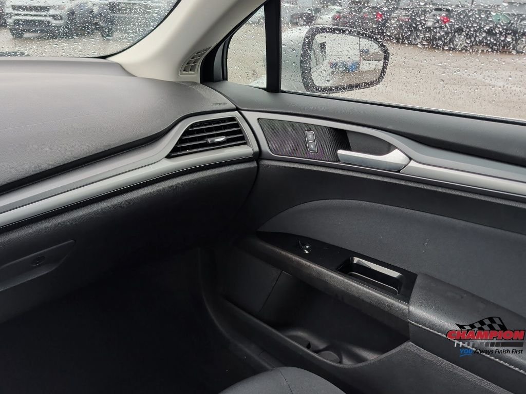 Used 2016 Ingot Silver Ford SE image 22