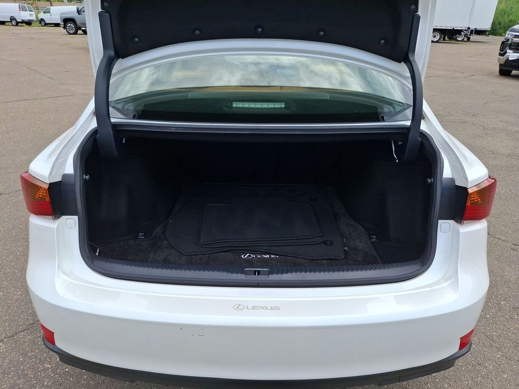 Used 2018 White Lexus 300 image 21
