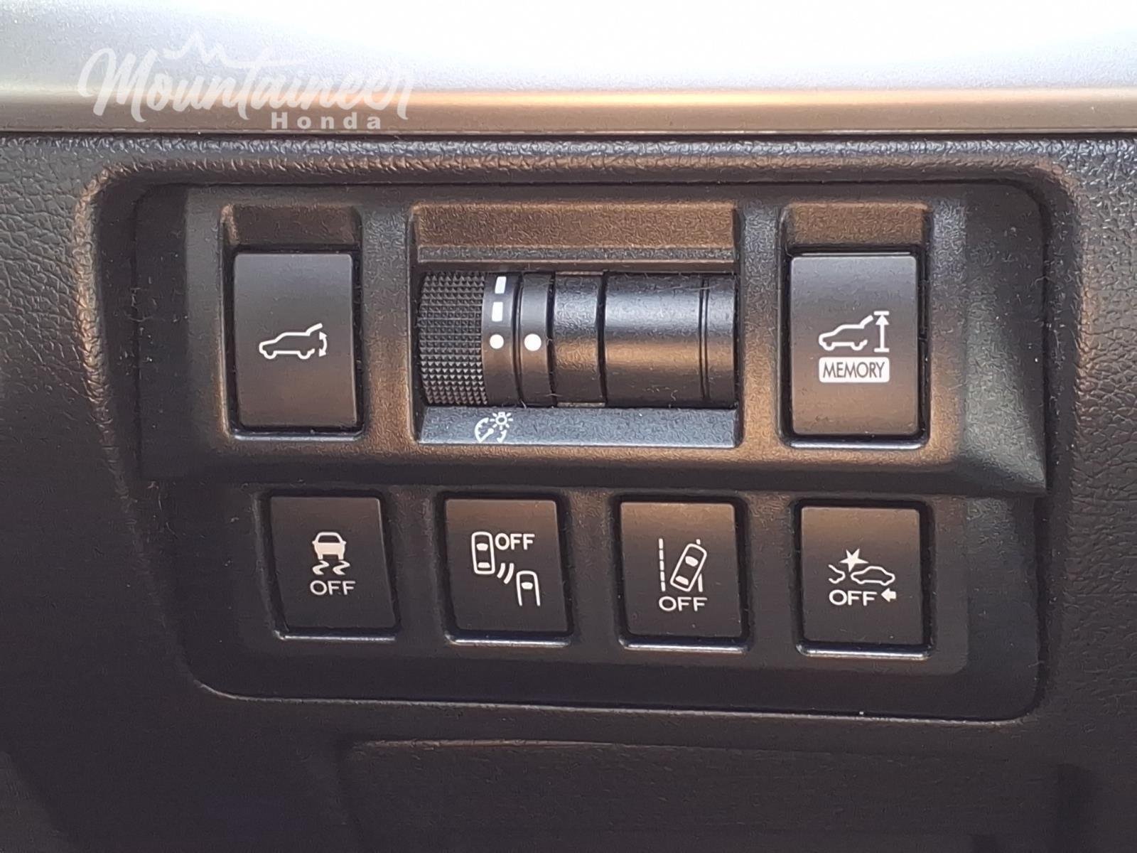 Used 2019 Magnetite Gray Metallic Subaru Premium image 34