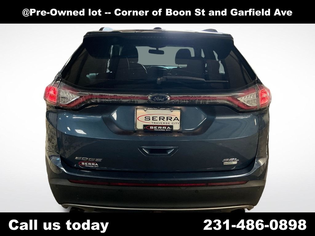 Used 2018 Blue Ford SEL image 4