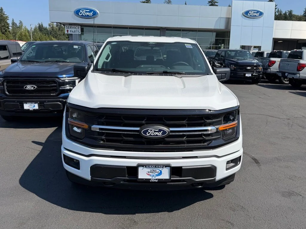 New 2026 Oxford White Ford XLT image 4