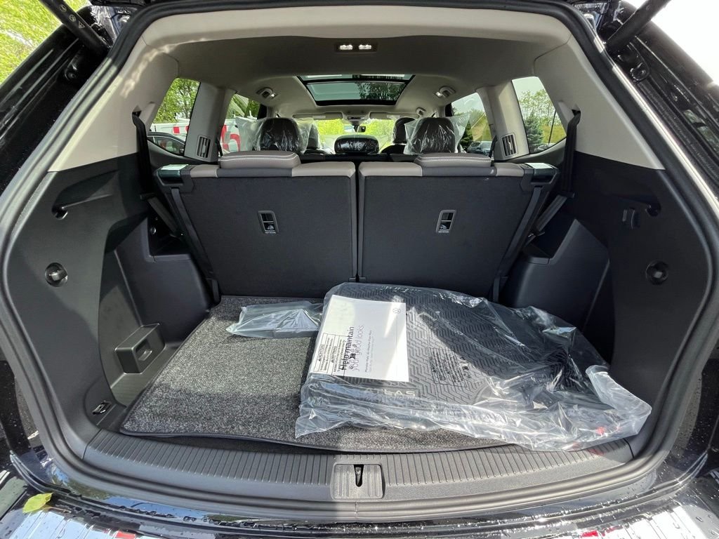 New 2026 Black Volkswagen 2.0T SEL image 26