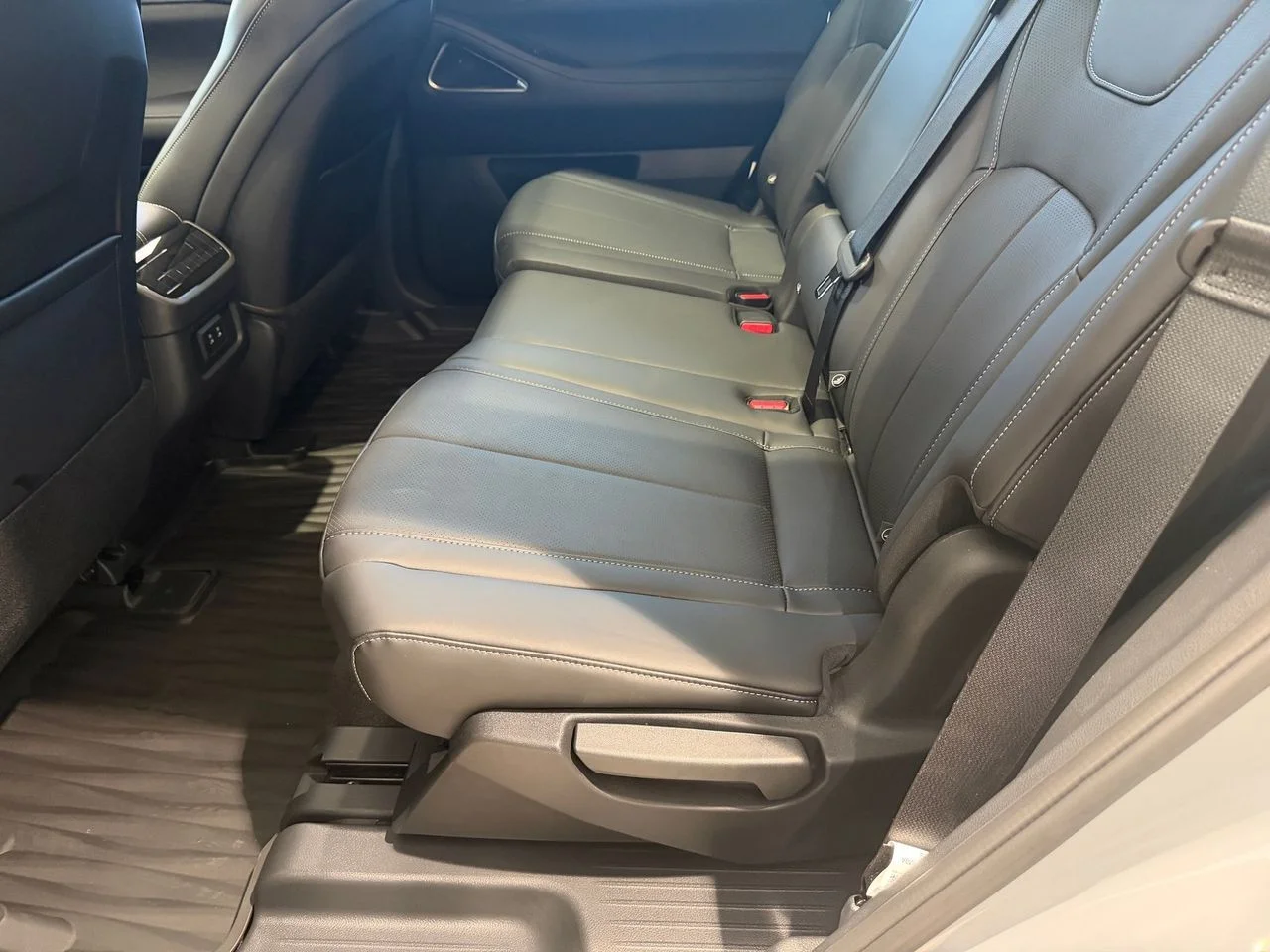 New 2027 HARBOR GRAY INFINITI Sport AWD image 11