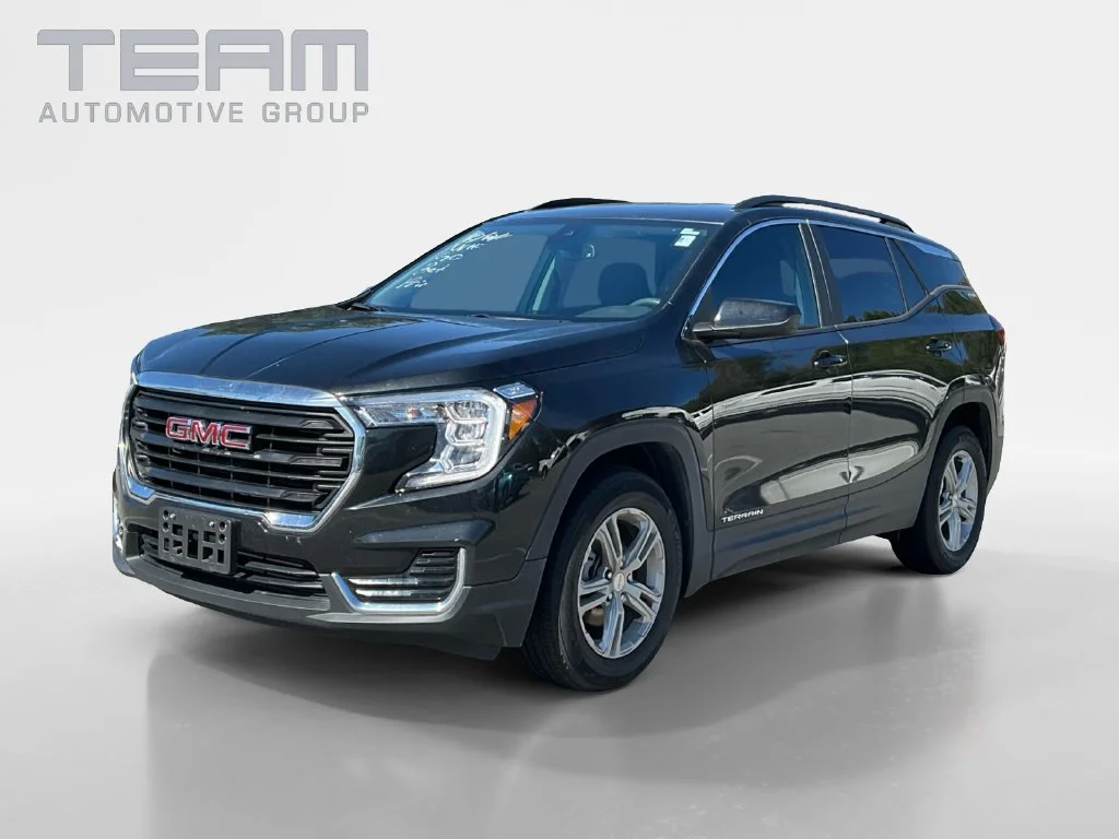 Used 2023 EBONY TWILIGHT METALLIC GMC SLE image 3
