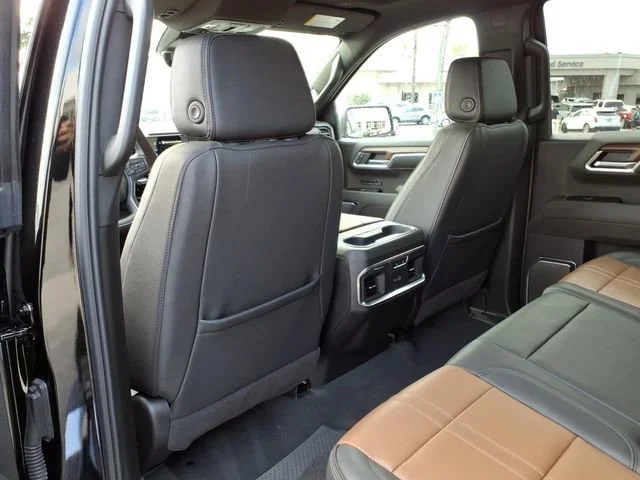 Used 2025 Black Chevrolet High Country image 12