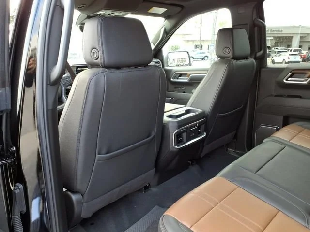 Used 2025 Black Chevrolet High Country image 12