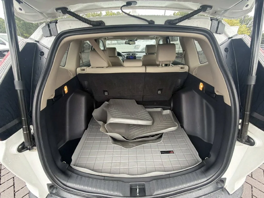 Used 2020  Honda EX-L image 28