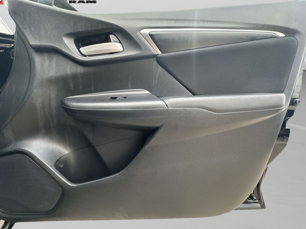 Used 2015  Honda LX image 37