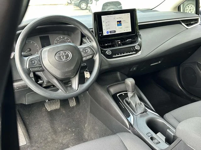 Used 2025 White Toyota LE image 16