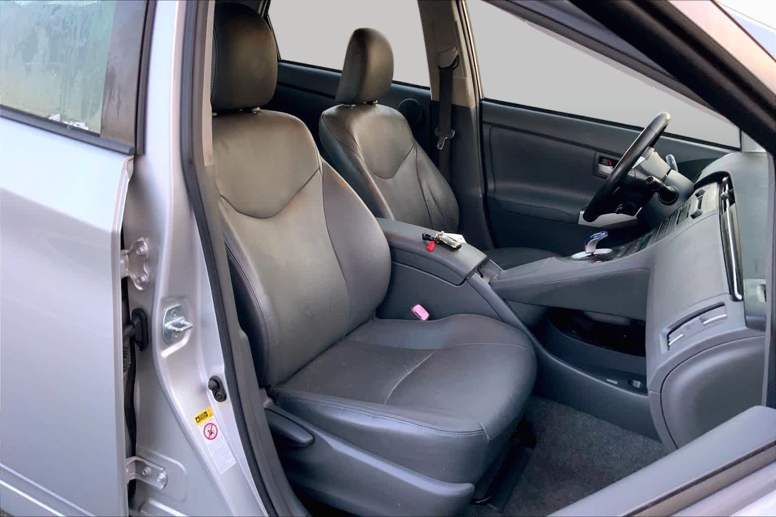 Used 2010 Classic Silver Metallic Toyota III image 7