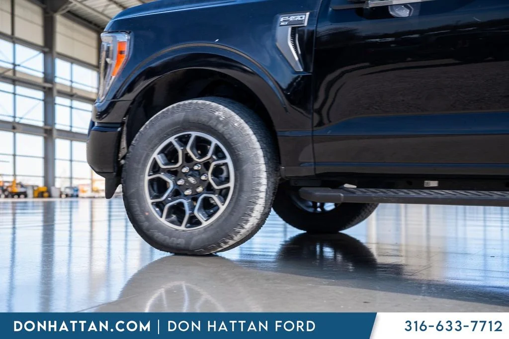 Used 2023 Black Ford XLT image 35