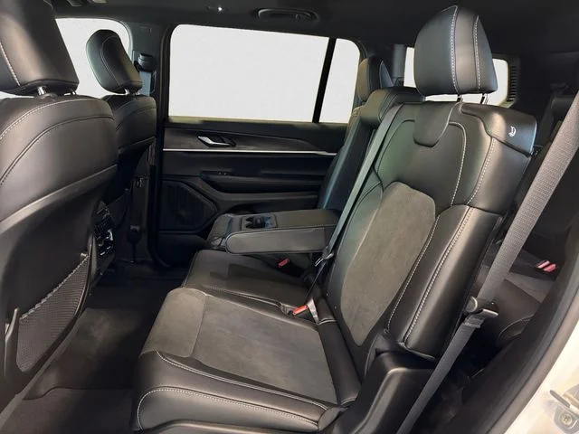 New 2026 White Jeep Altitude image 14