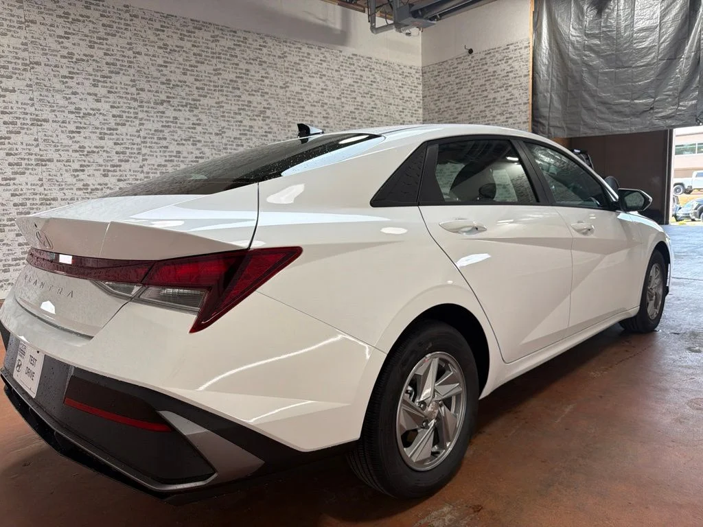 New 2026 Serenity White Hyundai SE image 7