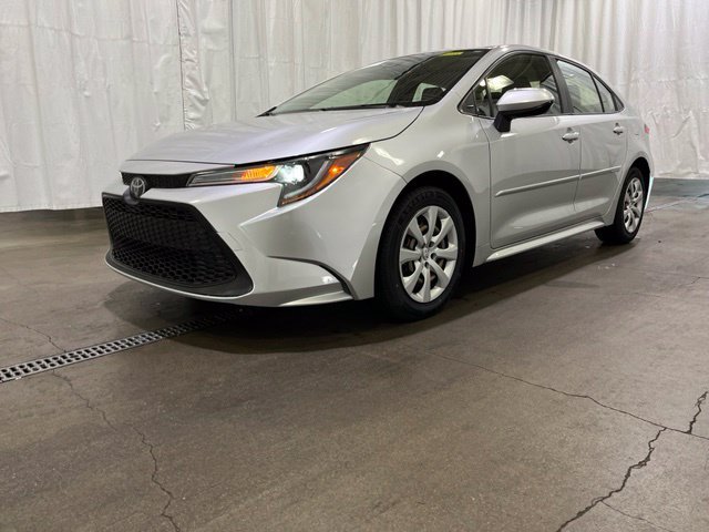Certified Used 2022 Silver Toyota LE image 23
