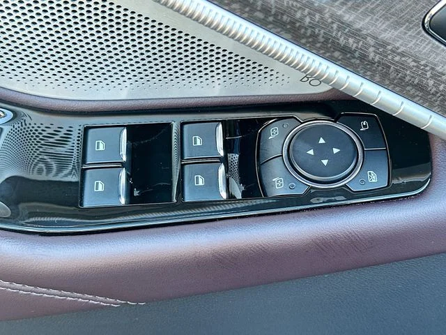 2025 Ford Explorer Platinum - Photo 18