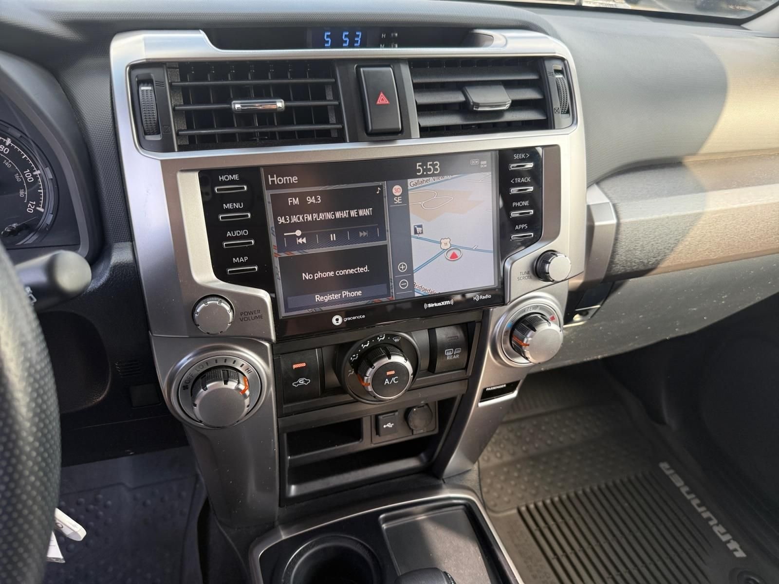 Used 2020 Midnight Black Metallic Toyota SR5 image 19