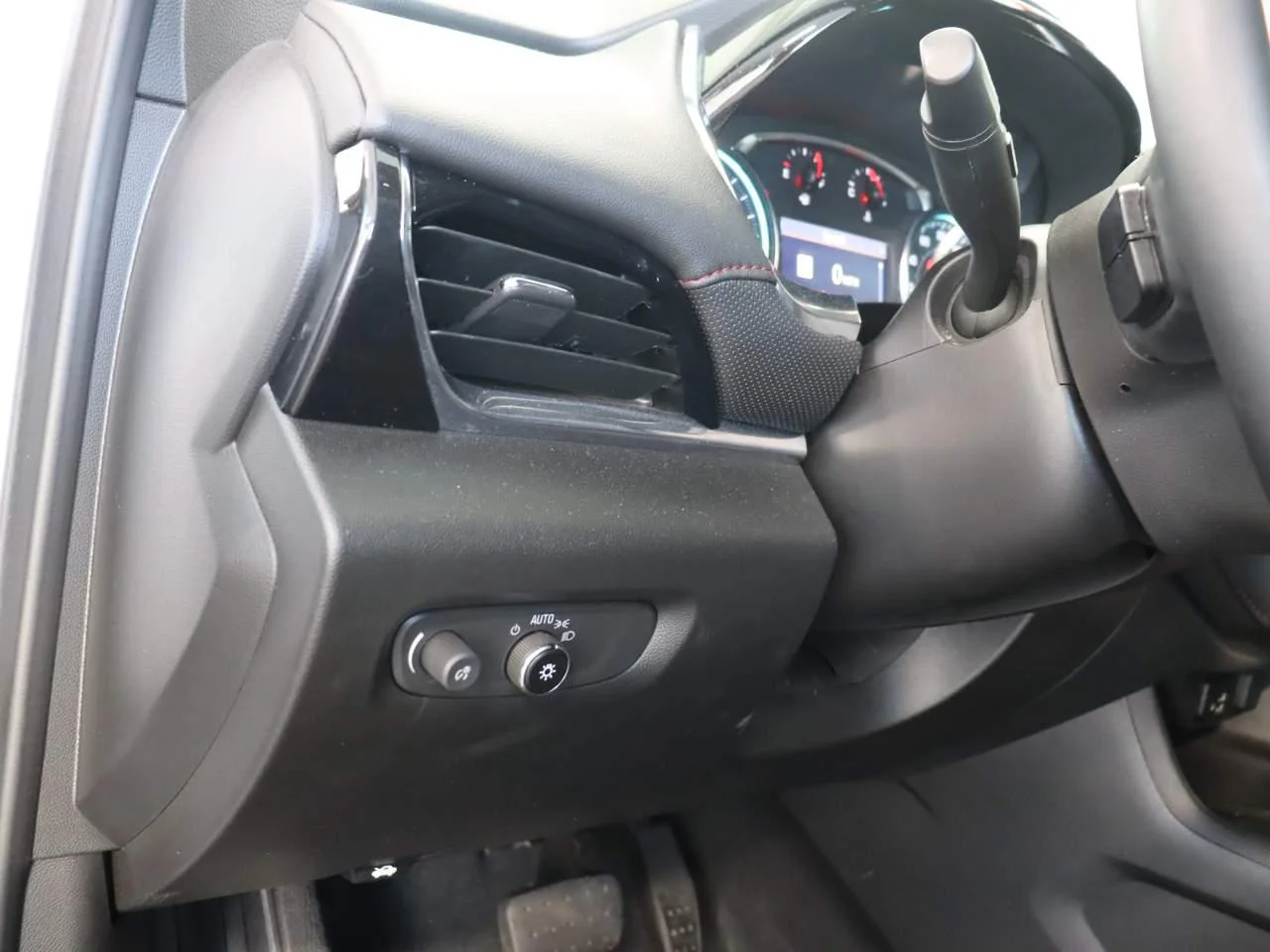 2023 Chevrolet Traverse RS - Photo 14