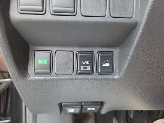 Used 2016 Black Nissan SV image 20