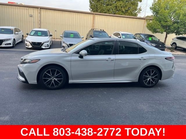 Used 2022 White Toyota SE image 38