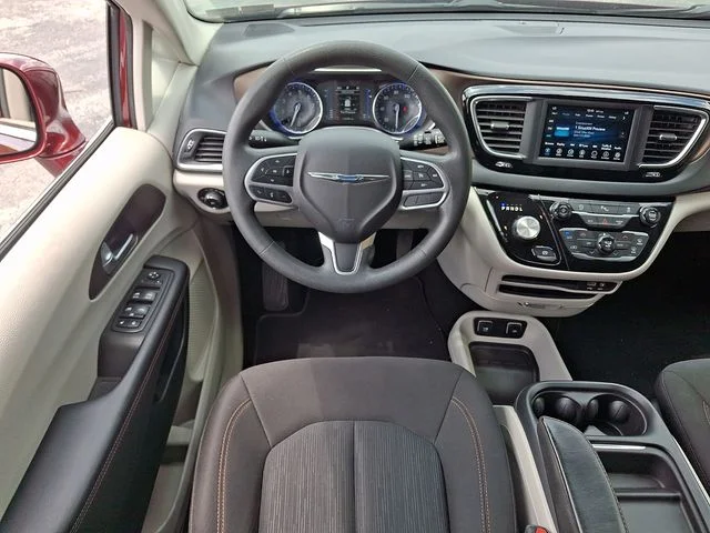 Used 2018 Red Chrysler Touring Plus image 11