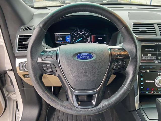 Used 2016 White Ford Limited image 18