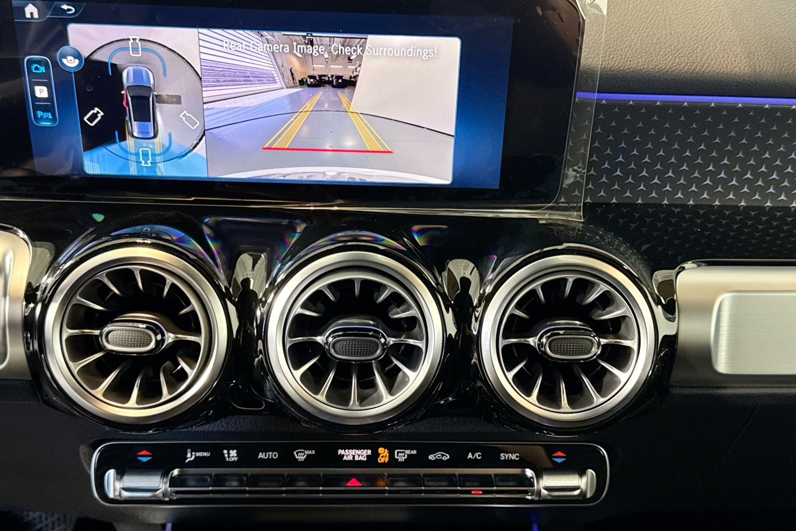 New 2026 Polar White Mercedes-Benz GLB 250 image 13